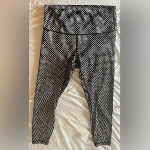 Lululemon Black/White Patterned Leggings Sz 10 women’s